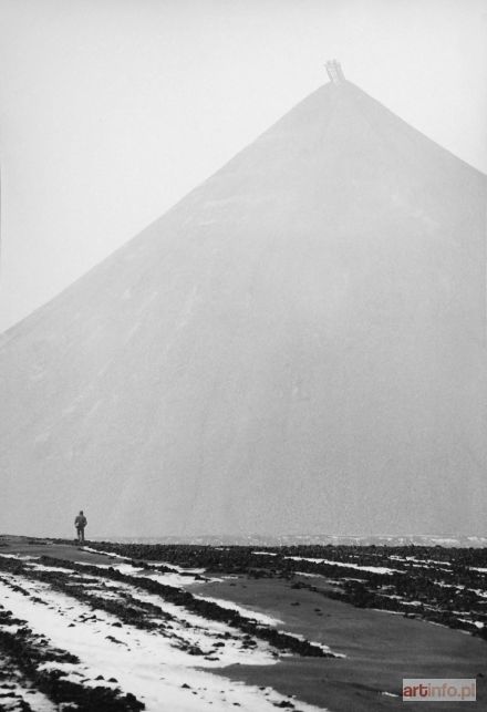 CAŁA Michał | Man at the Foot of a Slag Heap from the Silesia 1975-1992 series