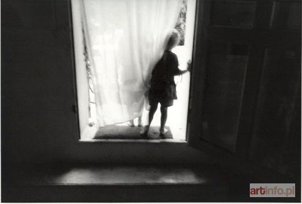 RUBINSTEIN Ewa | Boys in doorway, Fontvieille, 1989