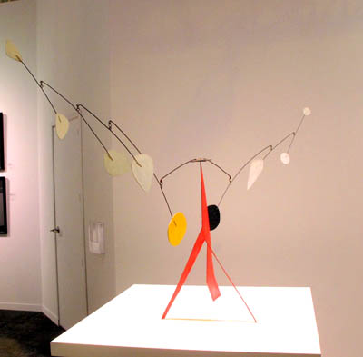 49. Alexander Calder, Mobil, galeria Mayoral.jpg